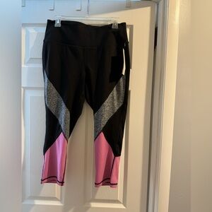 Livi Active Crop Leggings
